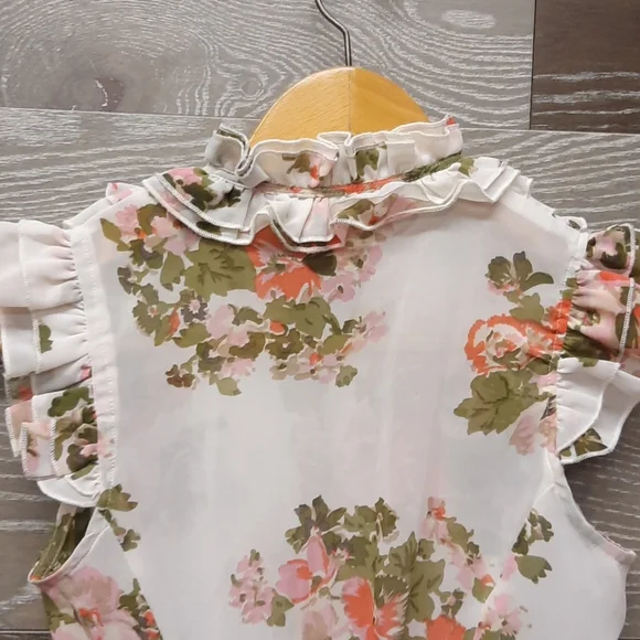 Live 4 Truth ruffles summer floral top - Picture 7 of 8